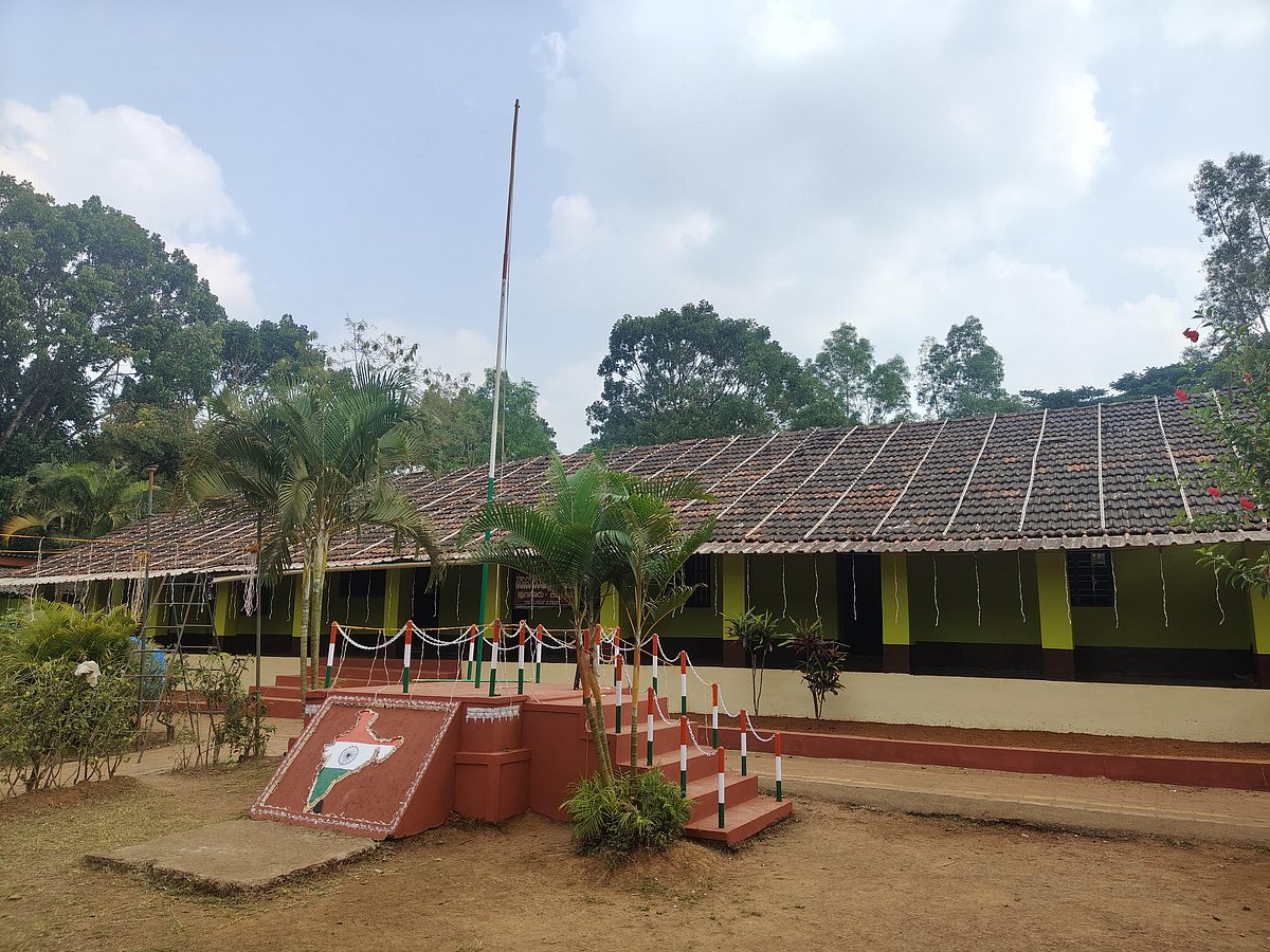 ಸರ್ಕಾರಿ ಶಾಲೆ ಮುಚ್ಚಿ ಇತರ ಕಾರ್ಯಕ್ಕೆ ಬಳಕೆಗೆ ವಿರೋಧ