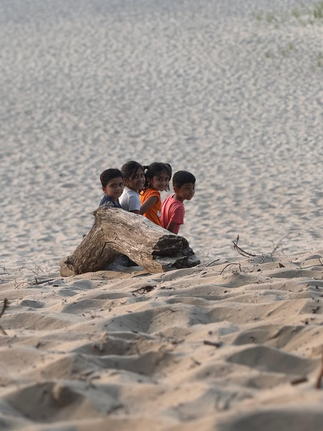  ‘ಕಣ್ಣುಗಳಲ್ಲಿನ ಆ ಹೊಳಪು, ಹೆಜ್ಜೆಯಲ್ಲಿ ವಸಂತ, ಪ್ರಾಮಾಣಿಕ ನಗು, ನಿಷ್ಕಲ್ಮಶ ಪ್ರೀತಿ  ನಮ್ಮೆಲ್ಲರಿಗೂ ಸ್ಫೂರ್ತಿಯಾಗಲಿ ಎಂದು ಬರೆದುಕೊಂಡಿದ್ದಾರೆ.