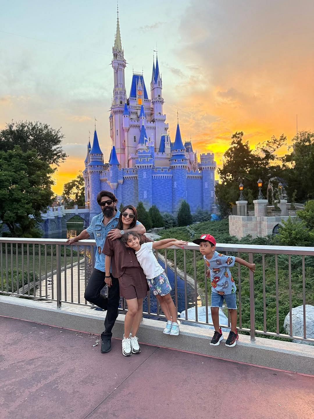 Photo | ಮಕ್ಕಳ ನಿಷ್ಕಲ್ಮಶ ಪ್ರೀತಿ ನಮ್ಮೆಲ್ಲರಿಗೂ ಸ್ಫೂರ್ತಿ : ರಾಧಿಕಾ ಪಂಡಿತ್‌