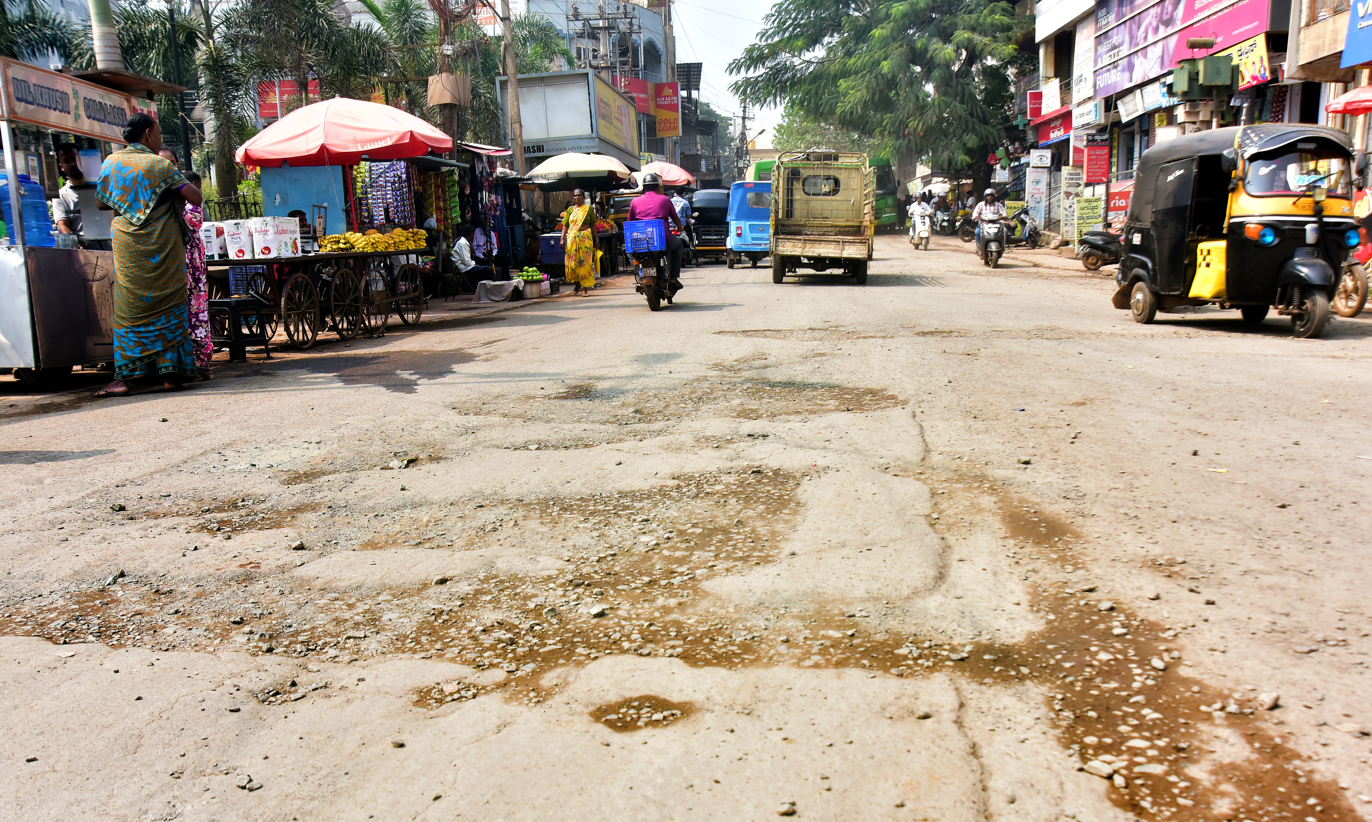 ಹಳೇ ಹುಬ್ಬಳ್ಳಿಯ ಇಂಡಿಪಂಪ್‌ ಮುಖ್ಯ ರಸ್ತೆ ಸಂಪೂರ್ಣವಾಗಿ ಹಾಳಾಗಿರುವುದು 