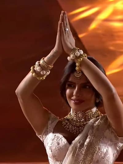 2019ರ  ‘ದಿ ಸ್ಕೈ ಈಸ್ ಪಿಂಕ್’ ನಂತರ  ಪ್ರಿಯಾಂಕಾ  ತೆರೆಯ ಮೇಲೆ ಮೊದಲ ಬಾರಿ ಕಾಣಿಸಿಕೊಳ್ಳುತ್ತಿದ್ದಾರೆ. ಪ್ರಿಯಾಂಕಾ ಅವರನ್ನು ಮತ್ತೆ ದೊಡ್ಡ ಪರದೆಯ ಮೇಲೆ ನೋಡಲು ಅಭಿಮಾನಿಗಳು ಉತ್ಸುಕರಾಗಿದ್ದಾರೆ.