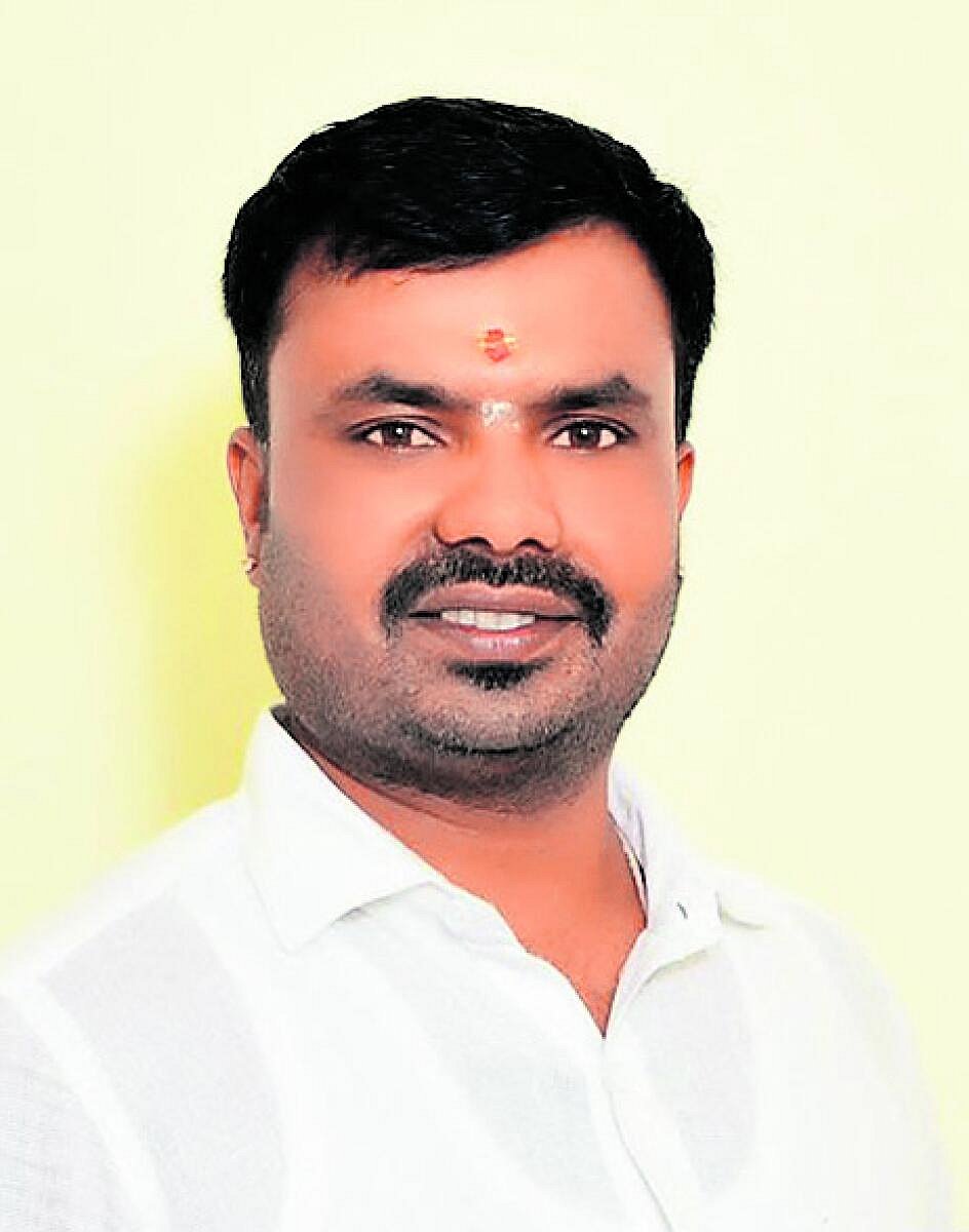 ಆರ್.ಆರ್.ಸಂಖ್ಯೆ ದುರುಪಯೋಗ: ಕಣ್ಣೂರು ಗ್ರಾಮ ಪಂಚಾಯಿತಿ ಸದಸ್ಯ ಅನರ್ಹ