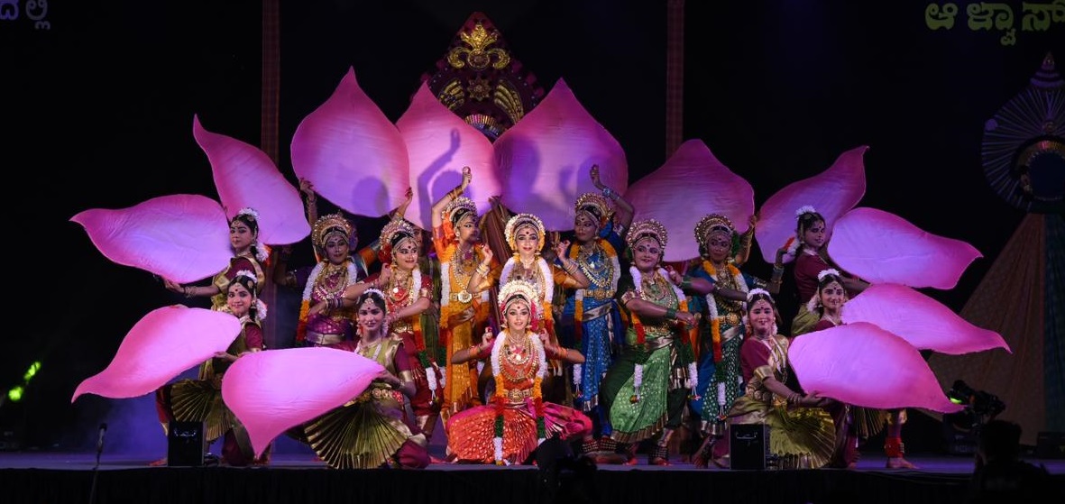 ಭರತನಾಟ್ಯದಲ್ಲಿ ಅಷ್ಟಲಕ್ಷ್ಮಿಯರ ಸಂಗಮ