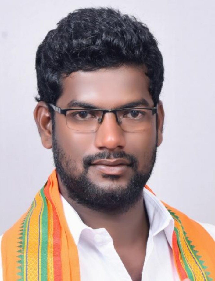 ಭಾಸ್ಕರ್ ನಾಯಕ್ಹಾರಂಗಿ ನಿವಾಸಿ.