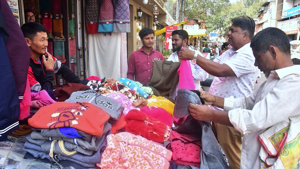 ಚಳಿಗಾಲ: ಹೆಚ್ಚಿದ ಆರೋಗ್ಯ ಕಾಳಜಿ; ಬೆಚ್ಚಗಿನ ಉಡುಪುಗಳ ಮಾರಾಟ ಜೋರು