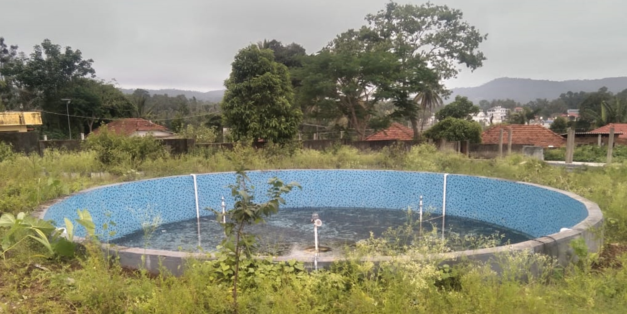 ಮೂಡಿಗೆರೆ ಪಟ್ಟಣದ ಸನ್ನಿಧಿ ಬಡಾವಣೆಯ ಉದ್ಯಾನದಲ್ಲಿ ನಿರ್ಮಿಸಿರುವ ಕಾರಂಜಿತೊಟ್ಟಿಯ ಸ್ಥಿತಿ