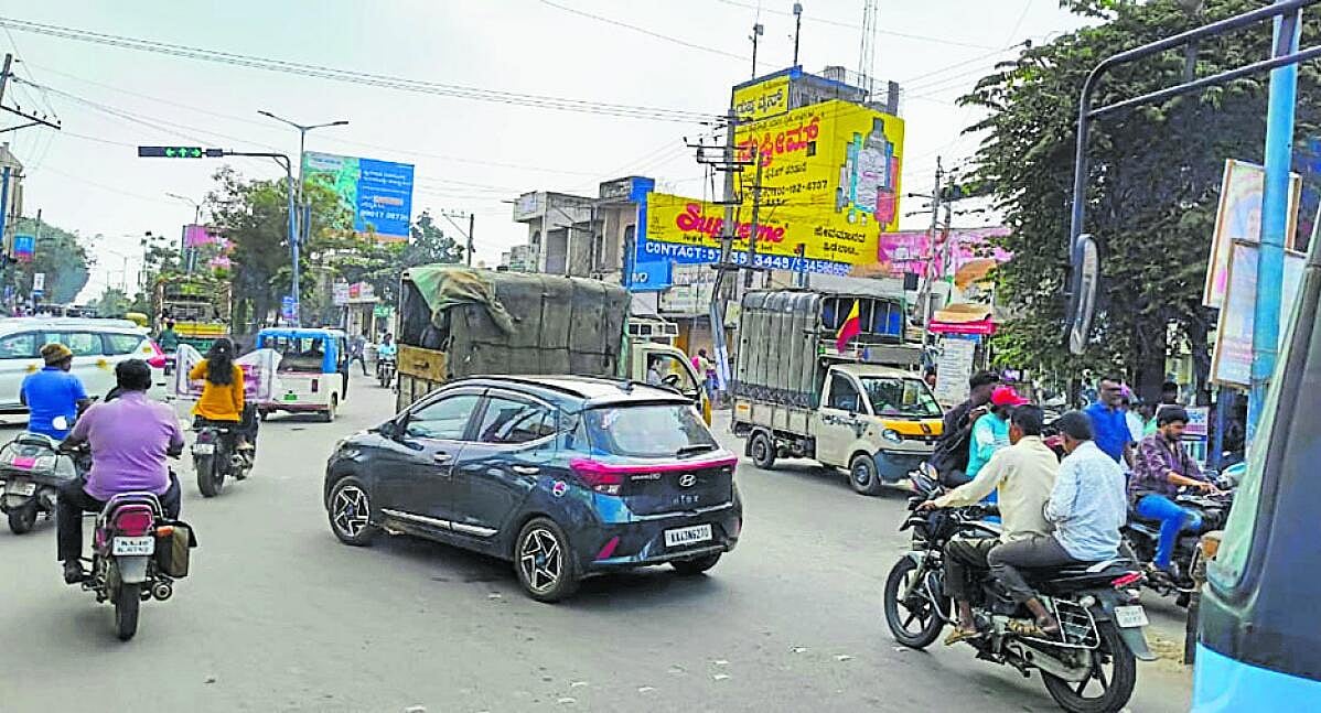 ಚಿಂತಾಮಣಿ: ವಾಹನ ದಟ್ಟಣೆ, ಪಾರ್ಕಿಂಗ್ ಸಮಸ್ಯೆ