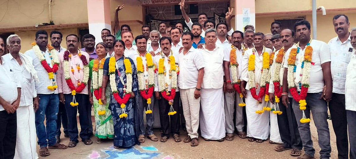 ಬೇವೂರು ಪಿಎಸಿಎಸ್ ಚುನಾವಣೆ: ಕಾಂಗ್ರೆಸ್ ಬೆಂಬಲಿತರ ಗೆಲುವು