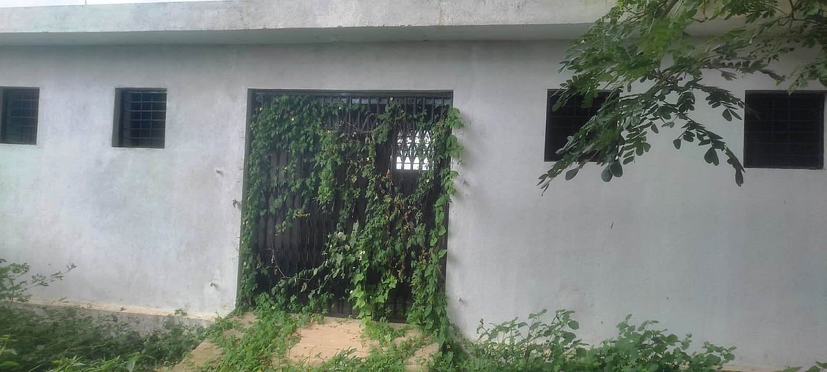 ರಟ್ಟೀಹಳ್ಳಿ | ಉದ್ಘಾಟನೆ ಕಾಣದ ಶೌಚಾಲಯ: ಪರದಾಟ