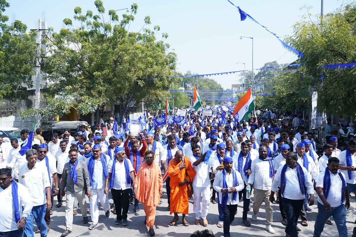 ರಾಯಚೂರು: ‘ಲಾಠಿ ಬಿಡಿ, ಮಕ್ಕಳ ಕೈಗೆ ಪೆನ್ನು ಪುಸ್ತಕ ಕೊಡಿ’ ಅಭಿಯಾನ 