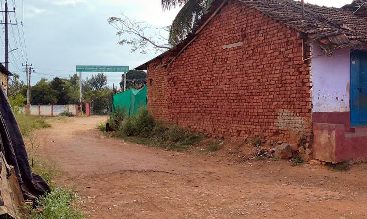 ಶಿಕಾರಿಪುರ: ಸೂರು ಬಿಟ್ಟುಕೊಟ್ಟ ಸಂತ್ರಸ್ತರಿಗೆ ಸಿಗಲಿಲ್ಲ ಹಕ್ಕುಪತ್ರ