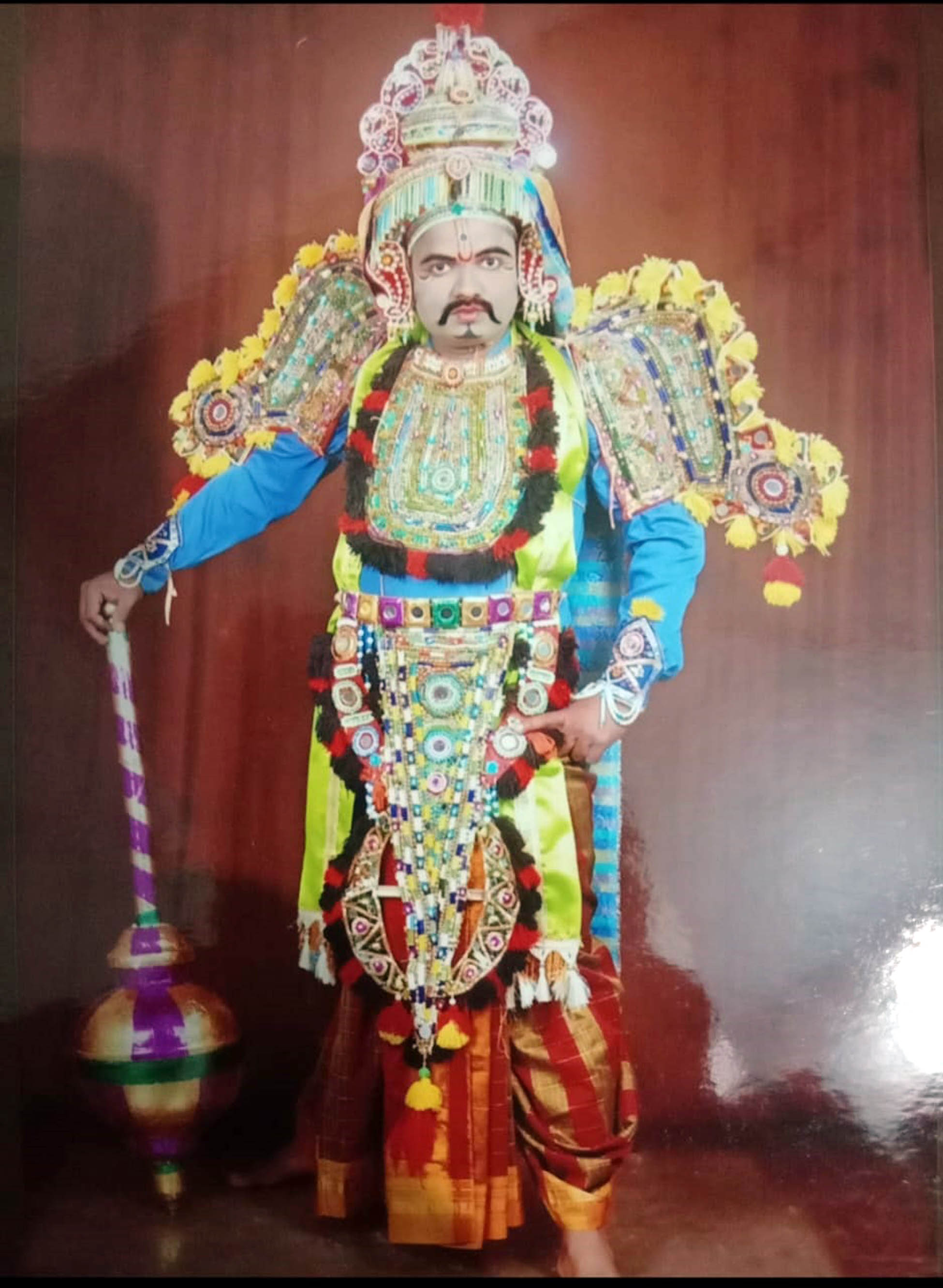 ನಮ್ಮ ಸವಣೂರು ಹವ್ಯಾಸಿ ಕಲಾ ಬಳಗದ ದೊಡ್ಡಾಟ ಕಲಾವಿದ ಬಾಪುಗೌಡ ಕೊಪ್ಪದ.