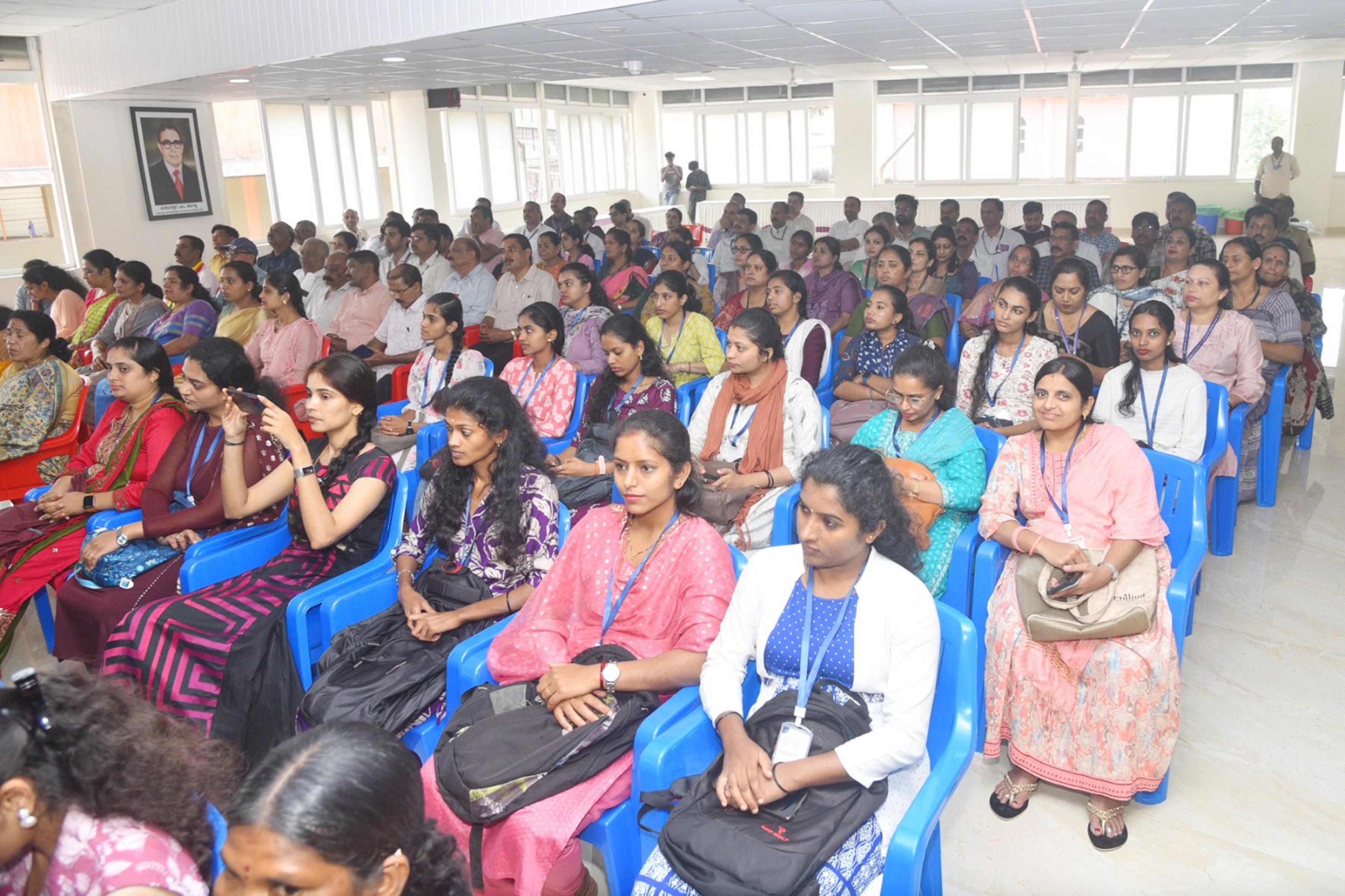 ಸಮಾರಂಭದಲ್ಲಿ ಭಾಗವಹಿಸಿದ್ದ ಸಭಿಕರುಗ