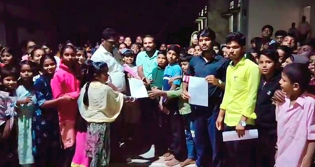 ವಸತಿನಿಲಯಕ್ಕೆ ಸೌಕರ್ಯ ಕಲ್ಪಿಸಿ: SFI ನೇತೃತ್ವದಲ್ಲಿ ವಿದ್ಯಾರ್ಥಿಗಳ ಪ್ರತಿಭಟನೆ