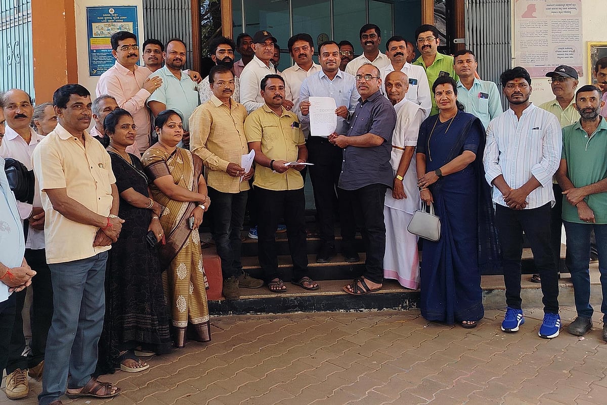 ಶಿವಮೊಗ್ಗ: ಪುರುಷೋತ್ತಮ ಬಿಳಿಮಲೆ ಹೇಳಿಕೆ ಖಂಡಿಸಿ ಪ್ರತಿಭಟನೆ