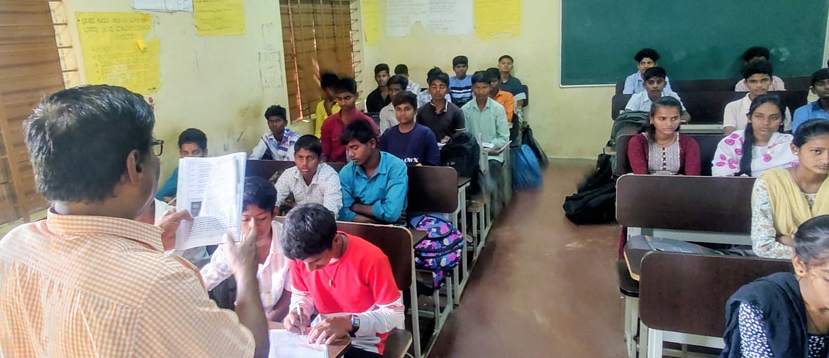 ಕೊಪ್ಪಳ: ನಿವೃತ್ತಿಯಾದರೂ ವಿದ್ಯಾರ್ಥಿಗಳಿಗೆ ನಿತ್ಯ ಪಾಠ 