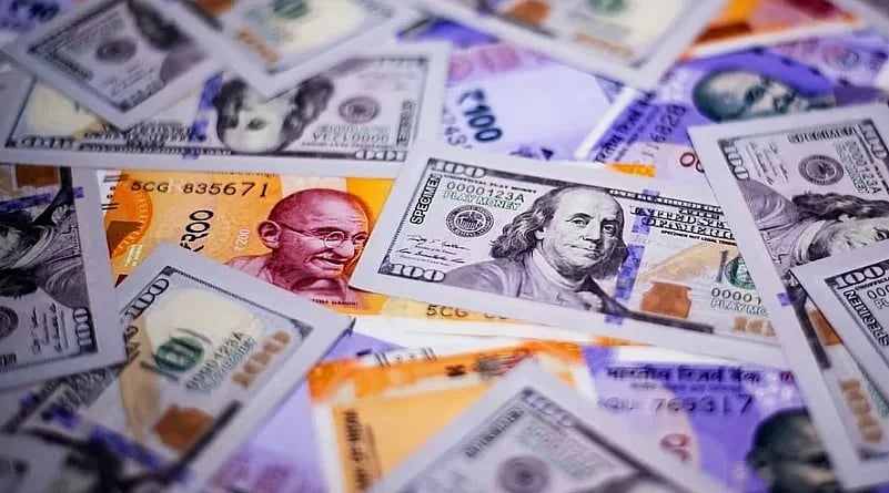 ಅಮೆರಿಕದ ಡಾಲರ್‌ ಎದುರು ರೂಪಾಯಿ ಮೌಲ್ಯ 18 ಪೈಸೆ ಕುಸಿತ