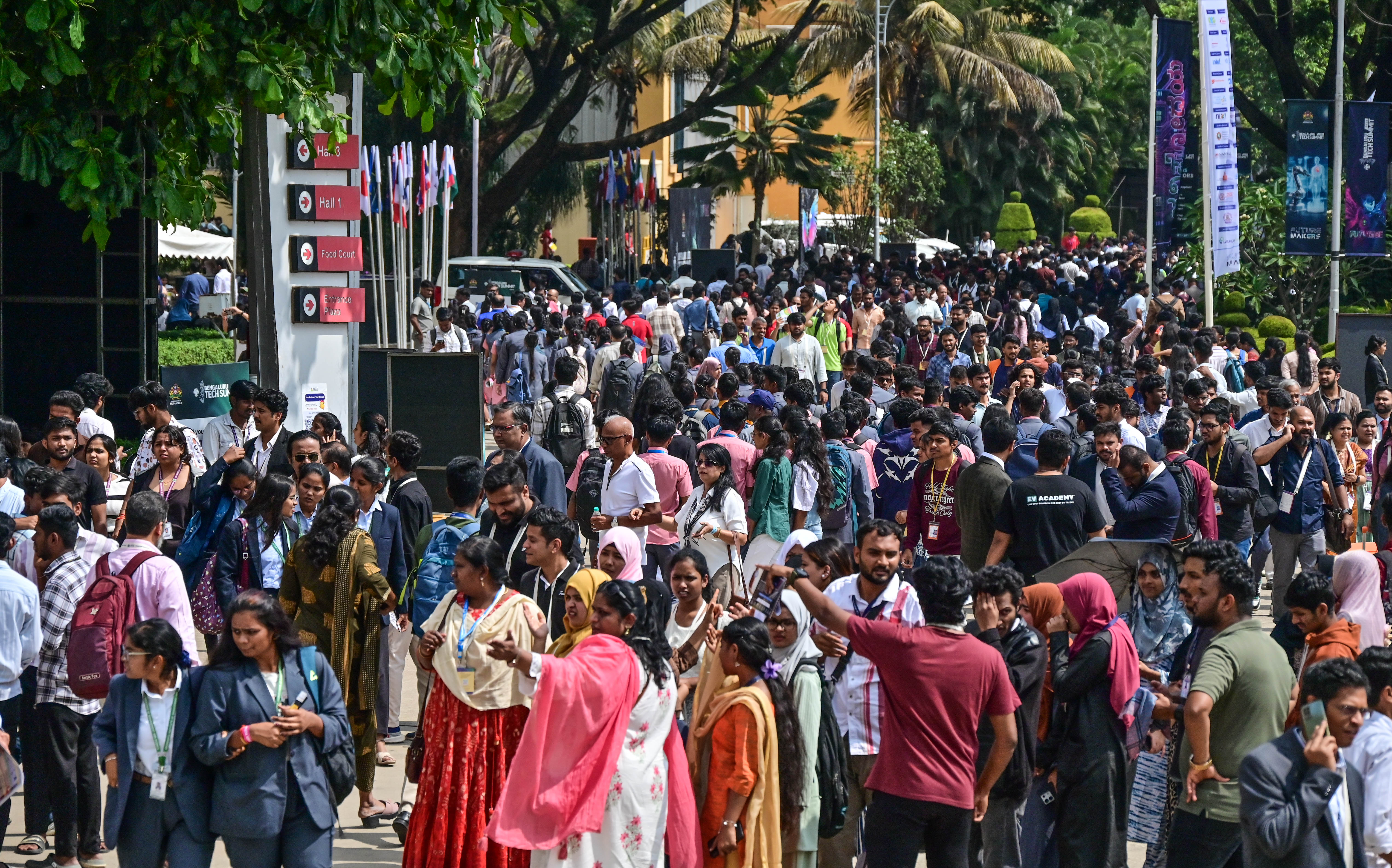 ಬೆಂಗಳೂರು ತಂತ್ರಜ್ಞಾನ ಶೃಂಗದ ಕೊನೆಯ ದಿನವಾದ ಗುರುವಾರ ಭಾರಿ ಸಂಖ್ಯೆಯಲ್ಲಿ ಆಸಕ್ತರು ಪಾಲ್ಗೊಂಡಿದ್ದರು
ಪ್ರಜಾವಾಣಿ ಚಿತ್ರ: ಪ್ರಶಾಂತ್ ಎಚ್.ಜಿ.