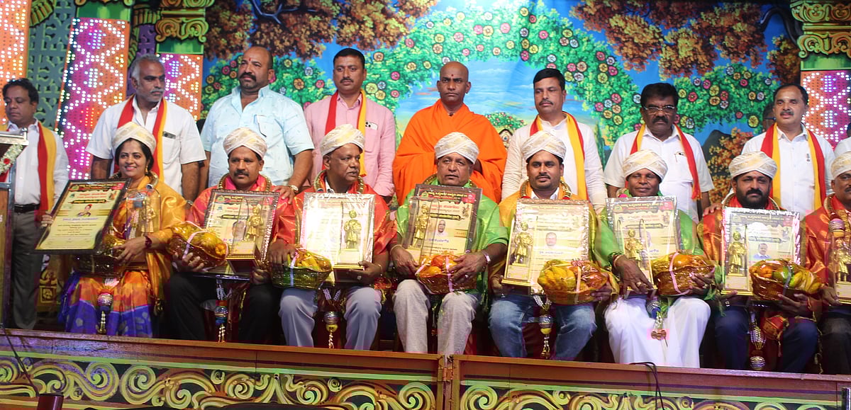 ಆನೇಕಲ್ | ಕಲಾವಿದರ ಪತ್ತಿನ ಸಹಕಾರ ಸಂಘ ಅಗತ್ಯ: ನಿಶ್ಚಲಾನಂದನಾಥ ಸ್ವಾಮೀಜಿ  