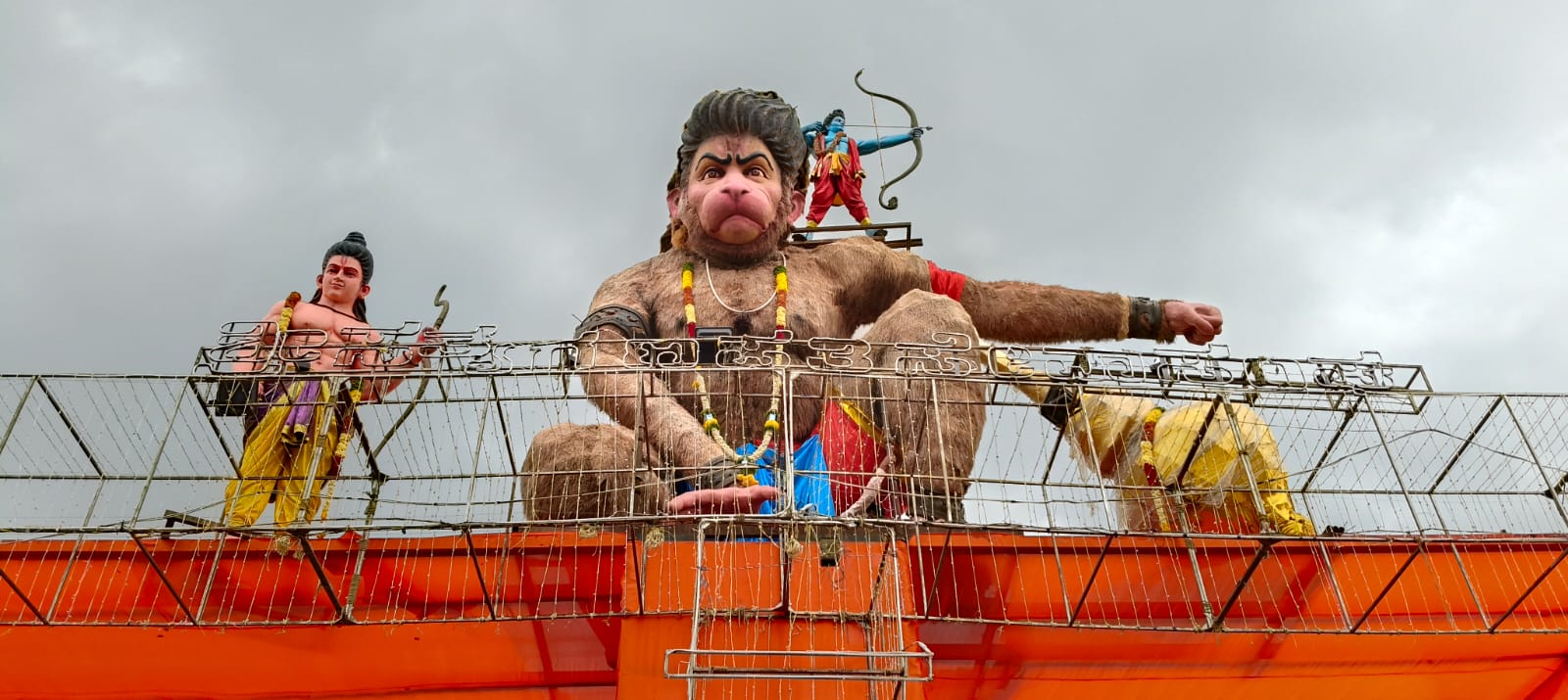 ತಪಟೂರಿನಲ್ಲಿ ಬೃಹತ್ ಹನುಮ ದ್ವಾರ