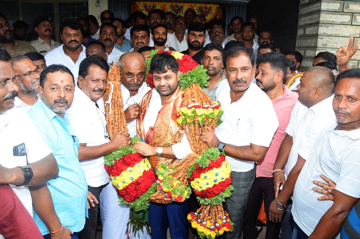 ಮಂಡ್ಯ: ಡಿಸಿಸಿ ಬ್ಯಾಂಕ್‌ ಅಧ್ಯಕ್ಷರಾಗಿ ಸಚಿನ್‌ ಚಲುವರಾಯಸ್ವಾಮಿ ಅವಿರೋಧ ಆಯ್ಕೆ