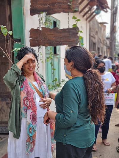 ಈ ಫೋಟೊಗಳು ಸಾಮಾಜಿಕ ಜಾಲತಾಣದಲ್ಲಿ ಹರಿದಾಡುತ್ತಿದ್ದು, ಅಭಿಮಾನಿಗಳು ಅಚ್ಚರಿ ವ್ಯಕ್ತಪಡಿಸುತ್ತಿದ್ದಾರೆ.