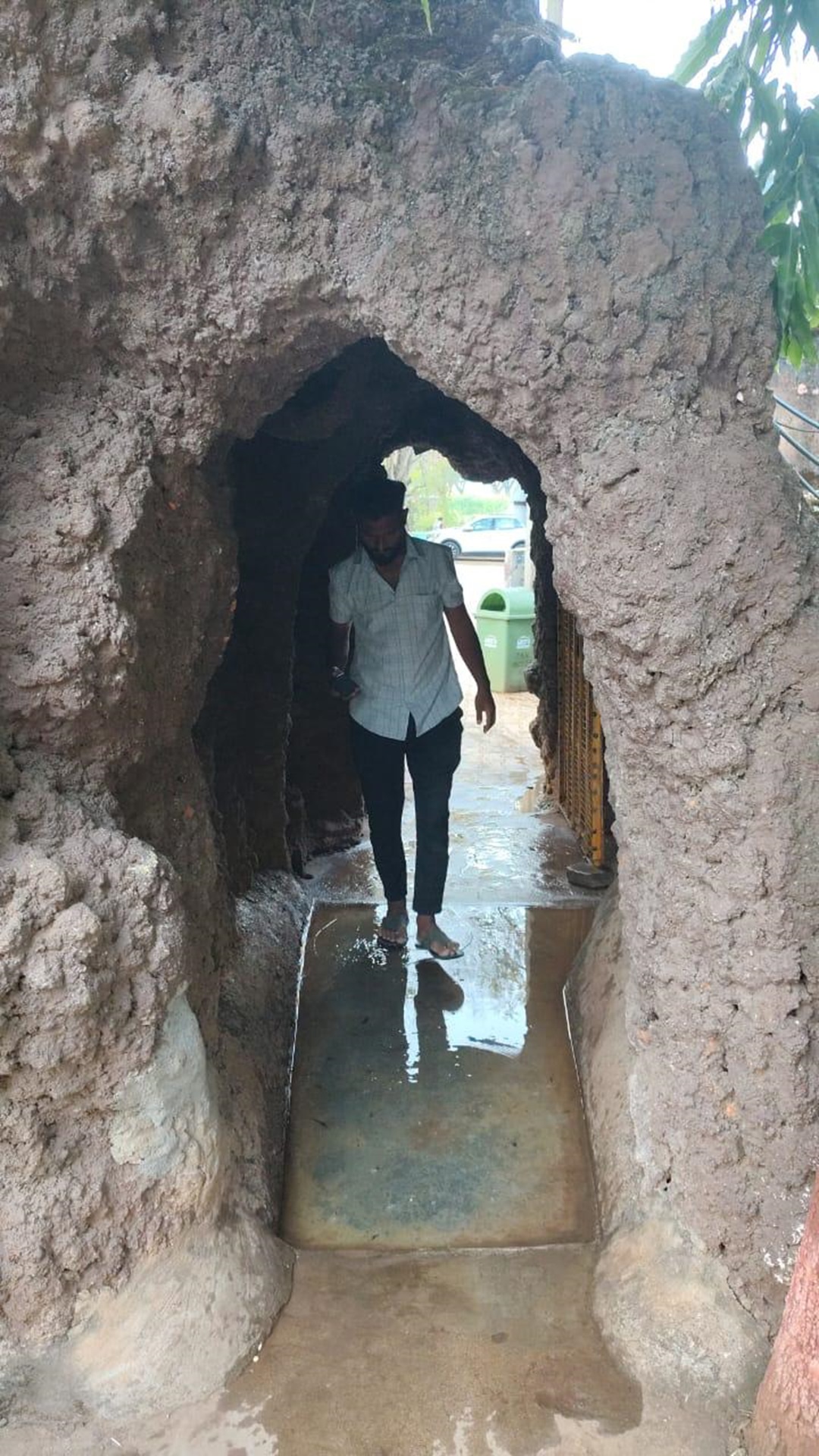 ಸೋಂಕು ನಿವಾರಣೆಗಾಗಿ ಬಿಂಕದಕಟ್ಟಿ ಮೃಗಾಲಯದ ಪ್ರವೇಶದ್ವಾರದಲ್ಲಿ ‘ಫೂಟ್‌ಡಿಪ್ಸ್‌’ ವ್ಯವಸ್ಥೆ ಮಾಡಲಾಗಿದೆ