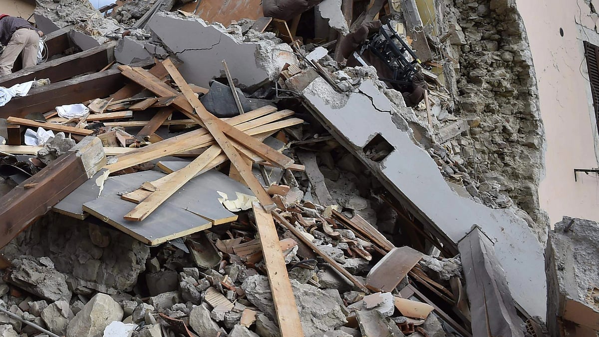 ಬಾಂಗ್ಲಾ ಭೂಕಂಪ: ಸಾವಿನ ಸಂಖ್ಯೆ 10ಕ್ಕೆ ಏರಿಕೆ