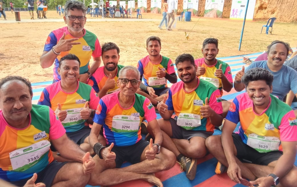 ಯುವಕರ ತಂಡದೊಂದಿಗೆ ಡಾ ತಿಪ್ಪಾರೆಡ್ಡಿ