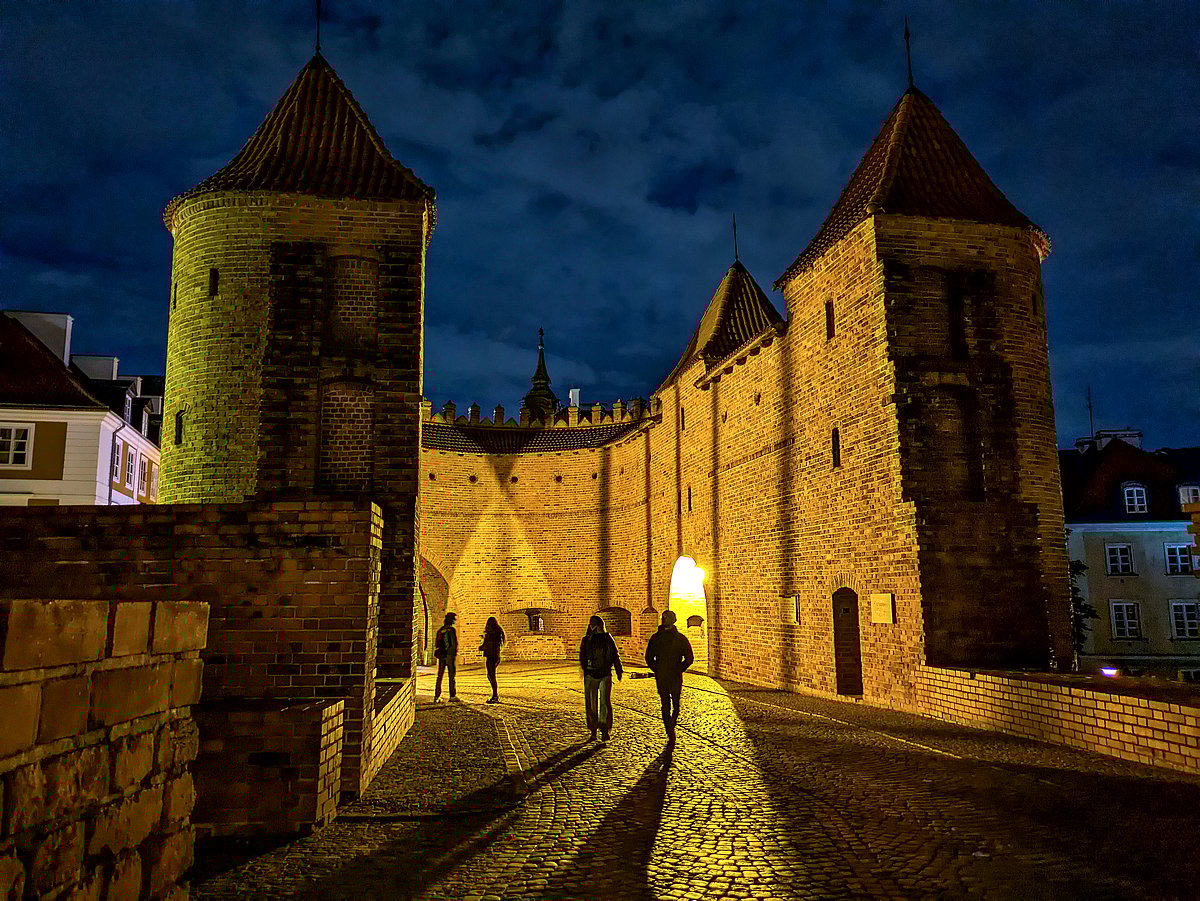 ಪ್ರವಾಸ: ವಾರ್ಸಾ ಎಂಬ ಫೀನಿಕ್ಸ್ ನಗರ