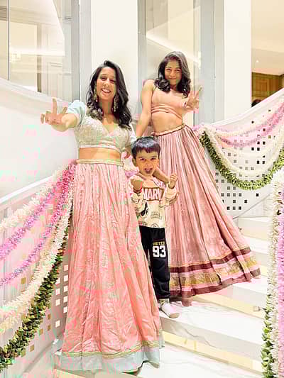 ಲೆಹಾಂಗ ಧರಿಸಿ ಕಂಗೊಳಿಸಿದ ಕ್ರಿಕೆಟ್ ತಾರೆ ಜೆಮಿಮಾ ಹಾಗೂ ಶ್ರೇಯಾಂಕ