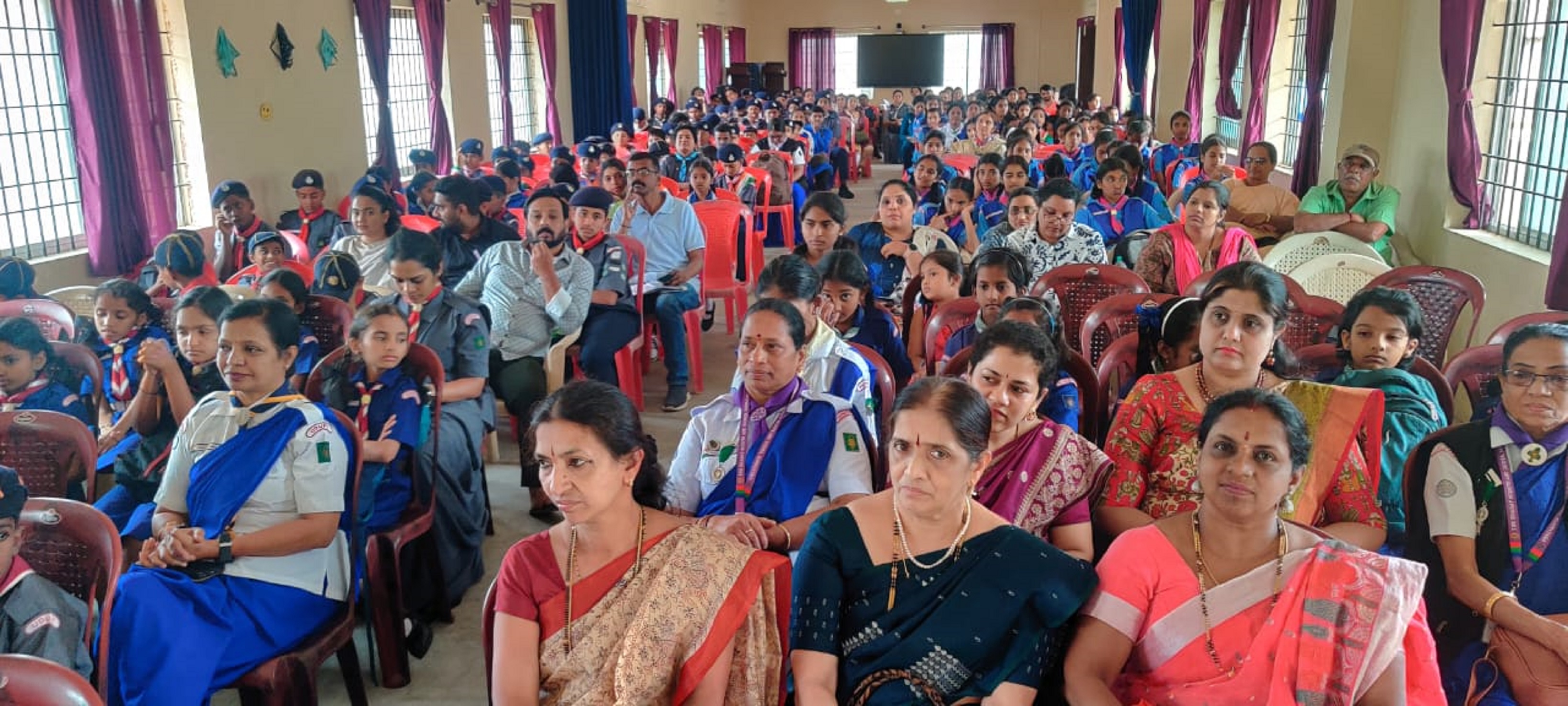 ಕಾರ್ಯಕ್ರಮದಲ್ಲಿ ಹೆಚ್ಚಿನ ಸಂಖ್ಯೆಯಲ್ಲಿ ಪ್ರೇಕ್ಷಕರು ಸೇರಿದ್ದರು