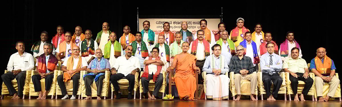 ಟೀಕೆಗಳಿಗೆ ತಲೆಕೆಡಿಸಿಕೊಳ್ಳಬೇಡಿ: ಪೇಜಾವರ ಶ್ರೀ