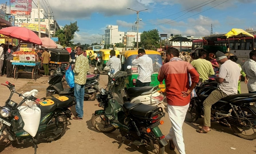 ಶಿರಾ: ಸವಾಲಾಗಿಯೇ ಉಳಿದ ಸಂಚಾರ ಸಮಸ್ಯೆ