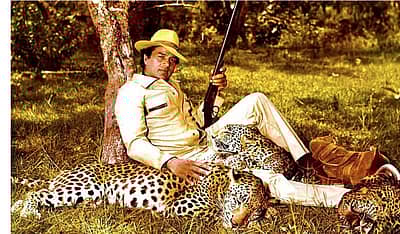 1960ರಲ್ಲಿ ದಿಲ್‌ ಭೀ ತೇರಾ ಹಮ್‌ ಭೀ ತೇರಾ ಚಿತ್ರದ ಮೂಲಕ ಸಿನಿ ಪಯಣ ಆರಂಭಿಸಿದ್ದರು.