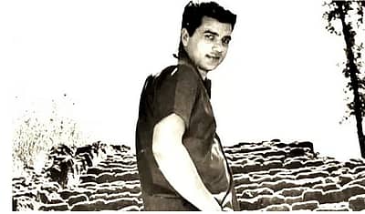 1935ರ ಡಿ.9ರಂದು ಪಂಜಾಬ್‌ನ ನಸರಾಲಿ ಜಿಲ್ಲೆಯಲ್ಲಿ ಧರ್ಮೇಂಧ್ರ ಅವರು ಜನಿಸಿದ್ದರು.