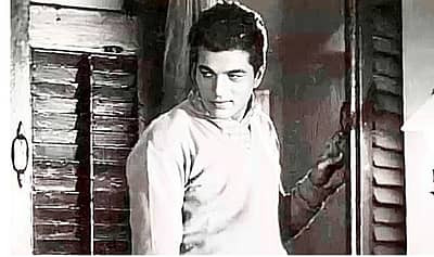 1964ರಲ್ಲಿ ‘ಆಯೇ ಮಿಲಾನ್‌ ಕಿ ಬೆಲಾ’ ಚಿತ್ರದಲ್ಲಿ ರಾಜೇಂದ್ರ ಕುಮಾರ್ ಮತ್ತು ಸೈರಾ ಬಾನು ಜತೆ ತೆರೆ ಹಂಚಿಕೊಂಡಿದ್ದರು.