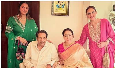 1980ರಲ್ಲಿ ಹೇಮಾ ಮಾಲಿನಿಯವರನ್ನು ಧರ್ಮೇಂದ್ರ ವರಿಸಿದ್ದರು. ವರದಿಗಳ ಪ್ರಕಾರ, ಧರ್ಮೇಂದ್ರ ಮೊದಲ ಪತ್ನಿಗೆ ವಿಚ್ಛೇದನ ನೀಡದೆ ಹೇಮಾ ಮಾಲಿನಿಯವರನ್ನು ಮದುವೆಯಾಗಿ ಇಸ್ಲಾಂ ಧರ್ಮಕ್ಕೆ ಮತಾಂತರಗೊಂಡಿದ್ದರು.