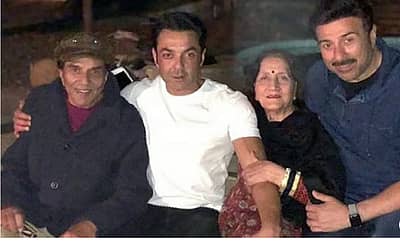 1954ರಲ್ಲಿ 19 ವರ್ಷದವರಾಗಿದ್ದಾಗ ಪ್ರಕಾಶ್ ಕೌರ್‌ ಅವರನ್ನು ಧರ್ಮೇಂದ್ರ ಮದುವೆಯಾಗಿದ್ದರು. ಪ್ರಕಾಶ್‌ ಮತ್ತು ಧರ್ಮೇಂದ್ರ ಅವರಿಗೆ ನಾಲ್ವರು ಮಕ್ಕಳು.