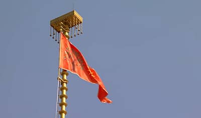 ಸದ್ಯ ರಾಮ ಮಂದಿರದಲ್ಲಿ ಅಳವಡಿಸುತ್ತಿರುವ ಧ್ವಜವು  ಮಂದಿರದಿಂದ ಬರೋಬ್ಬರಿ 191 ಅಡಿಗಳಷ್ಟು ಎತ್ತರದಲ್ಲಿ ಇರಲಿದೆ. 