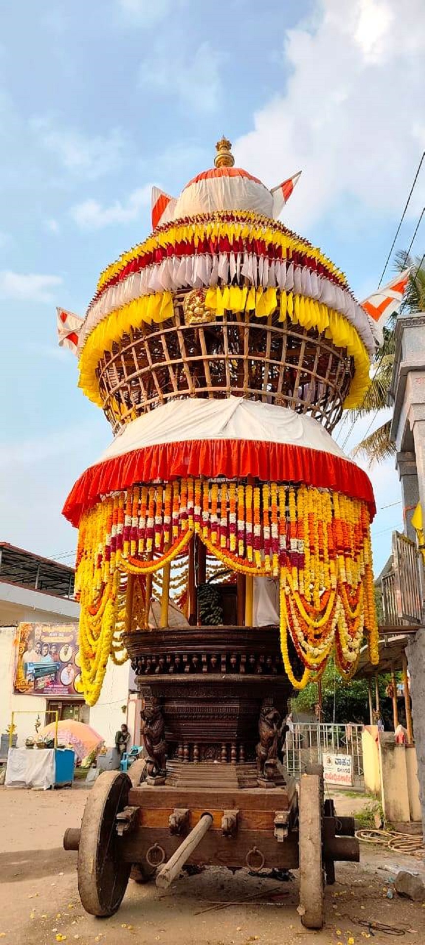 ರಾಮನಾಥಪುರ ಸುಬ್ರಹ್ಮಣ್ಯ ಸ್ವಾಮಿ ರಥೋತ್ಸವಕ್ಕೆ ರಥವನ್ನು ಸಿದ್ಧಗೊಳಿಸಿರುವುದು