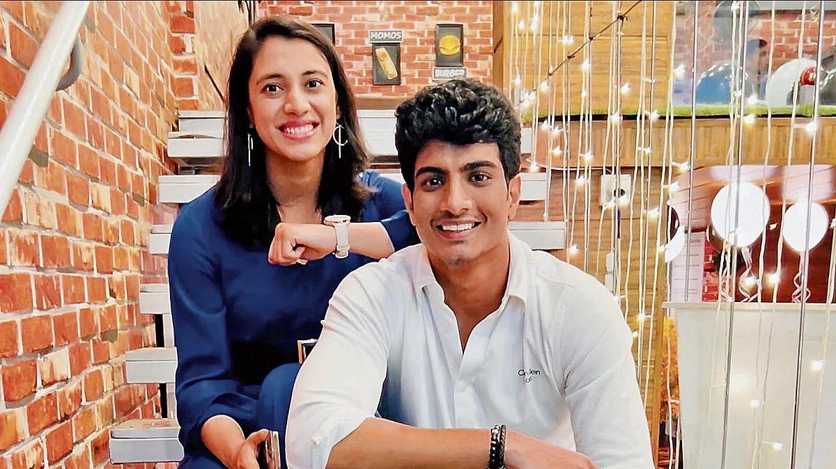 ಯಾರ ದೃಷ್ಟಿಯೂ ಬೀಳದಿರಲಿ! ಒಂದೇ ರೀತಿಯ ಎಮೋಜಿ ಹಂಚಿಕೊಂಡ ಮಂದಾನ–ಪಲಾಶ್