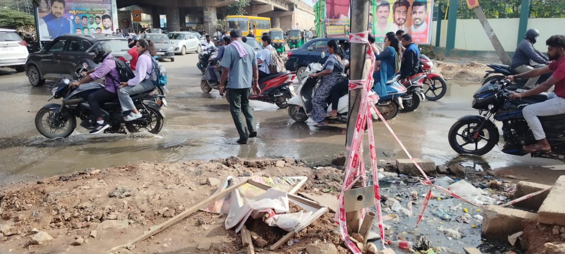 ಚರಂಡಿಯಾಗಿ ಬದಲಾದ ಕೆಇಬಿ ಸರ್ಕಲ್