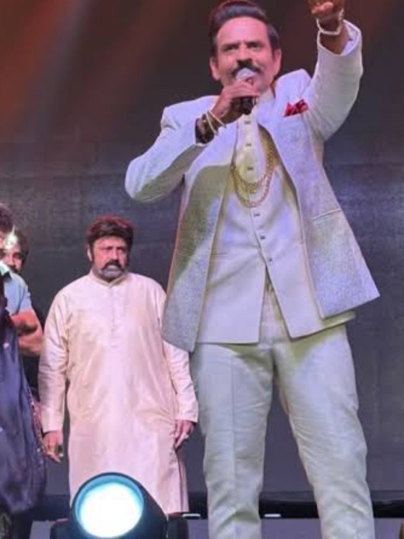 ನಂದಮೂರಿ ಬಾಲಕೃಷ್ಣ, ನಿರೂಪಕ ಅಕುಲ್ ಬಾಲಾಜಿ