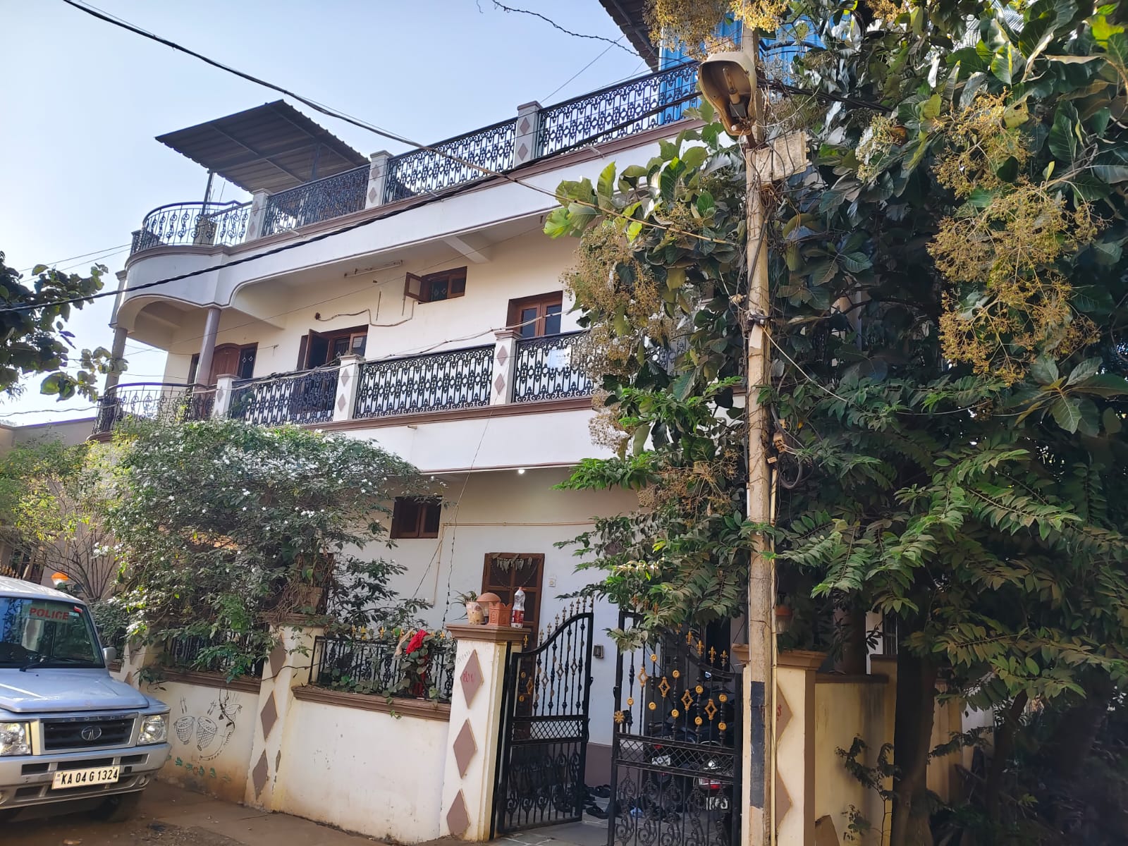 ಪ್ರೇಮ್‌ ಸಿಂಗ್‌ ರಾಠೋಡ್‌ ಅವರಿಗೆ ಸೇರಿದ ಬೀದರ್‌ನ ಶಿವನಗರ ದಕ್ಷಿಣದಲ್ಲಿರುವ ಮನೆ