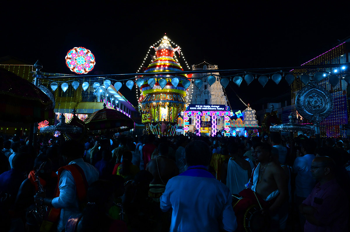 ಮಂಗಳವಾರ ಶ್ರದ್ಧಾ ಭಕ್ತಿಯ ಪಂಚಮಿ ರಥೋತ್ಸವ ನೆರವೇರಿತು. ಸ್ಕಂದ ಪಂಚಮಿಯಂದು ಪಂಚಮಿ ರಥದಲ್ಲಿ ಕುಕ್ಕೆ ಸುಬ್ರಹ್ಮಣ್ಯ ಸ್ವಾಮಿಯು ಉತ್ಸವ ನಡೆಯಿತು 