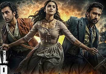 ನಟ ರಣ್‌ಬೀರ್ ಕಪೂರ್ ಪತ್ನಿ ನಟಿ ಆಲಿಯಾ ಭಟ್ ಹಾಗೂ ವಿಕ್ಕಿ ಕೌಶಲ್ ತಾರಾಬಳಗದಲ್ಲಿದ್ದಾರೆ.