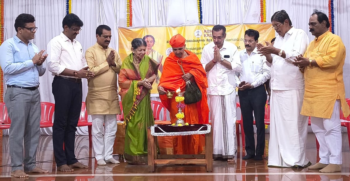 ಮೂಡುಬಿದಿರೆ: ರಾಣಿ ಅಬ್ಬಕ್ಕ ತುಳುನಾಡಿನ ಸ್ವಾಭಿಮಾನದ ಪ್ರತೀಕ