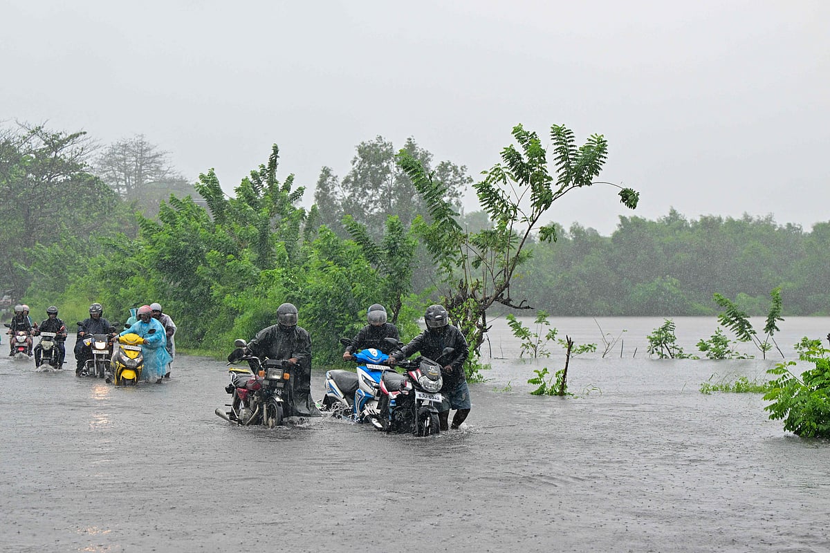 Cyclone Dithwa impact: ಲಂಕಾದಲ್ಲಿ ಭಾರಿ ಅನಾಹುತಕ್ಕೆ ಕಾರಣವಾದ ‘ದಿತ್ವಾ ...