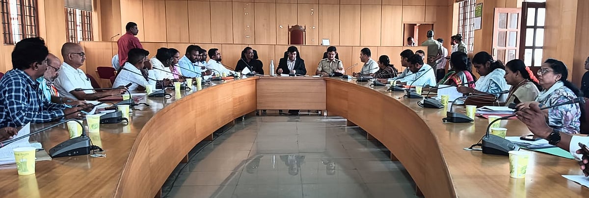 ಪೌರ ಕಾರ್ಮಿಕರ ವಿಮೆಗೆ ವಾರದ ಗಡುವು: ಜಿಲ್ಲಾಧಿಕಾರಿ ಸೂಚನೆ